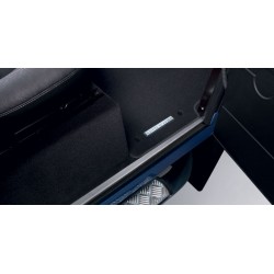 Jeu de tapis de sol AV+AR noir avec badge Land Rover argent pour DEFENDER110 TD4