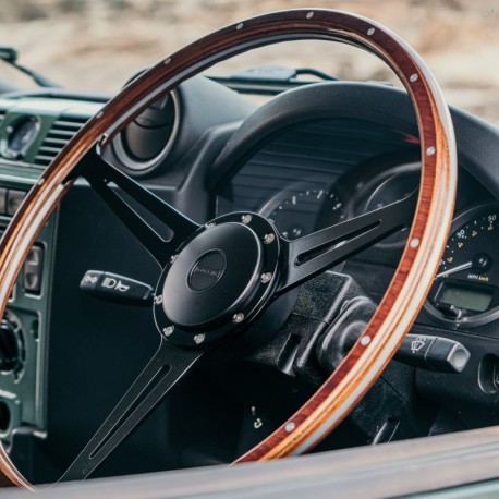 "Evander" Wood rim steering wheel 15 inches Black