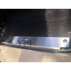 REAR STAINLESS STEEL DOOR THRES FOR DEFENDER, SERIES 2 AND 3