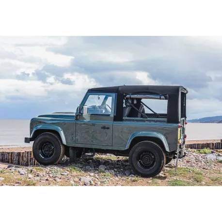 Bache "Stayfast" Haute qualité Noire avec vitres latérales pour Defender 90