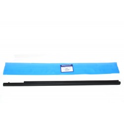 LH Side Door Outer Weatherstrip Range rover sport