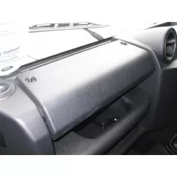 Defender Puma Glovebox