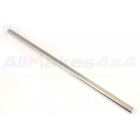 Seal retaining channel for series hard top